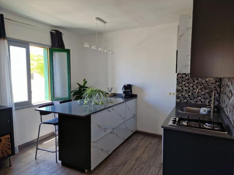 Rockbeach Bungalow Costa Teguise Luaran gambar