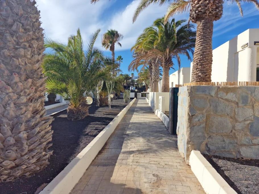 Rockbeach Bungalow Costa Teguise Luaran gambar